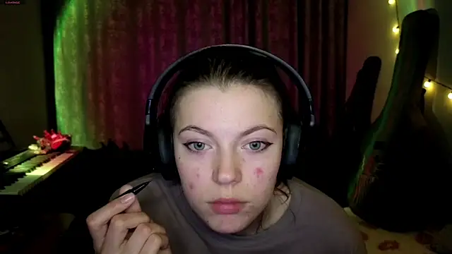 CutieAnny online show from April 10, 2026, 9:30 pm