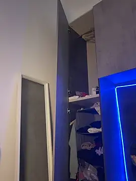 YumiLux online show from March 27, 2026, 3:34 pm