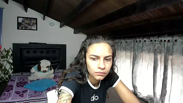 Skylovershot online show from November 14, 2025, 1:43 pm