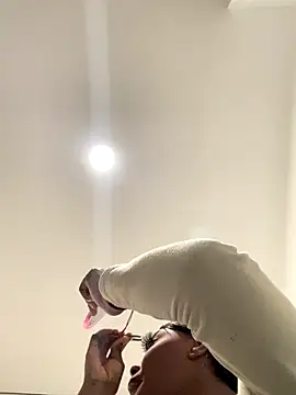 Snapshot of zaracollins01 chatting on November 10, 2025, 2:05 pm zaracollins01 online show from November 10, 2025, 2:05 pm