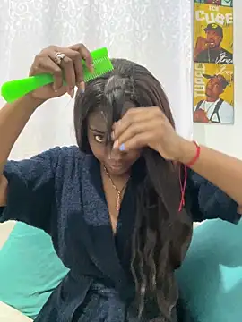 Snapshot of zaracollins01 chatting on November 30, 2025, 3:32 am zaracollins01 online show from November 30, 2025, 3:32 am