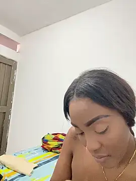 Snapshot of zaracollins01 chatting on December 1, 2025, 5:29 pm zaracollins01 online show from December 1, 2025, 5:29 pm