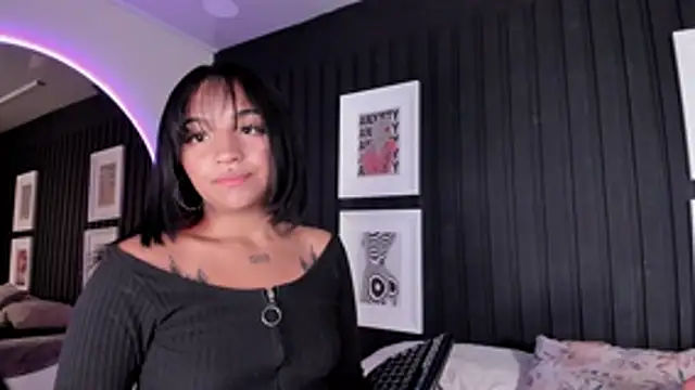 Snapshot of Manelyk_evanss_ chatting on March 17, 2026, 5:49 pm Manelyk evanss online show from March 17, 2026, 5:49 pm