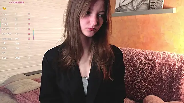 DongMolt online show from October 26, 2025, 6:25 pm