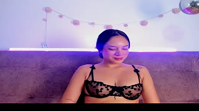 Snapshot of violet_77711 chatting on December 23, 2025, 7:39 am violet 77711 online show from December 23, 2025, 7:39 am