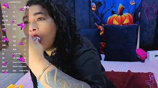 yunkeyc online show from October 25, 2025, 10:37 pm