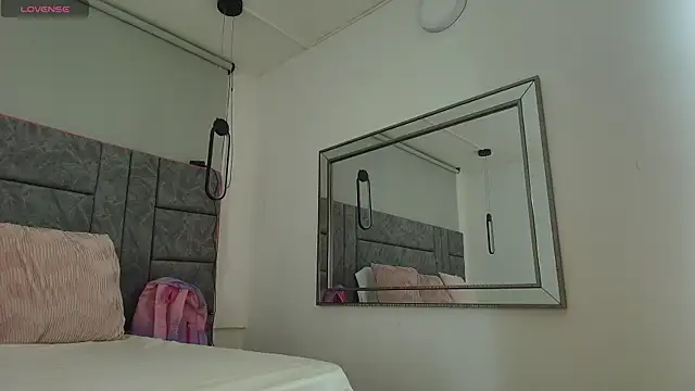 Snapshot of alaska__williams__ chatting on November 8, 2025, 1:06 am alaska williams online show from November 8, 2025, 1:06 am