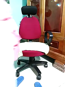 Tasu774 online show from December 14, 2025, 8:52 am