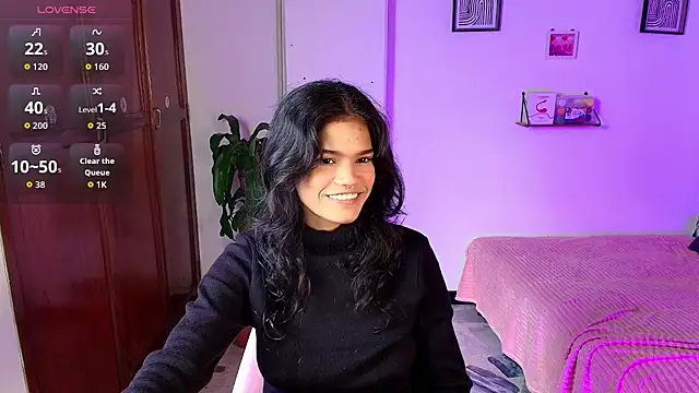 emycarver09 online show from October 25, 2025, 12:02 pm