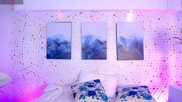 Emily Vaughan online show from November 25, 2025, 3:28 am