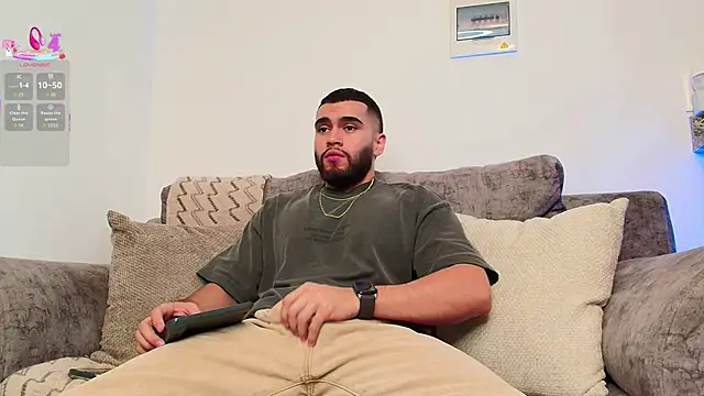 ThiagoHunk online show from March 2, 2026, 12:57 am