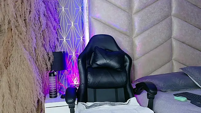 samiradoll online show from December 1, 2025, 3:11 am