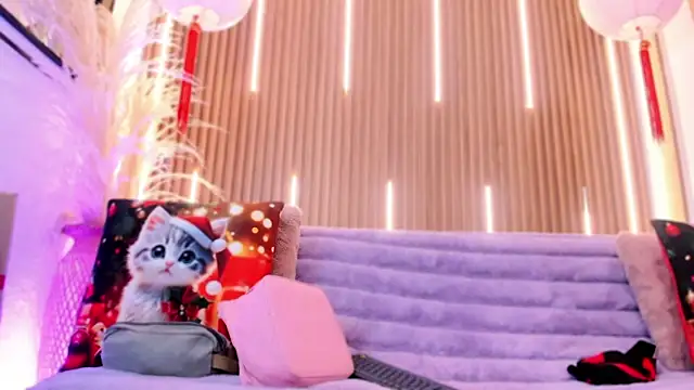 ArianaSantana online show from December 19, 2025, 12:56 pm