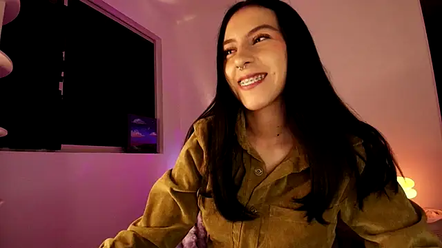 violethun  online show from October 15, 2025, 4:01 am