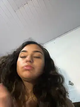 SereiaS online show from November 19, 2025, 3:50 am