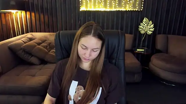 MilaAddams online show from July 8, 2026, 5:34 am