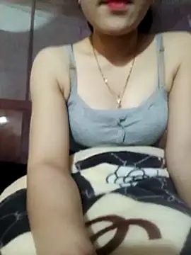 LucyyLy online show from November 25, 2025, 12:43 am