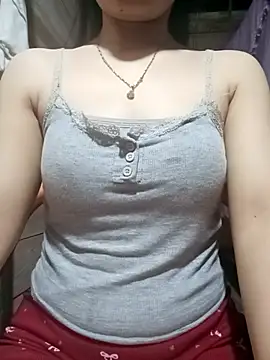 LucyyLy online show from April 1, 2026, 11:24 pm