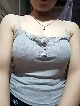 Snapshot of LucyyLy chatting on April 17, 2026, 12:19 pm LucyyLy online show from April 17, 2026, 12:19 pm