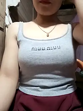 Snapshot of LucyyLy chatting on April 18, 2026, 1:48 pm LucyyLy online show from April 18, 2026, 1:48 pm