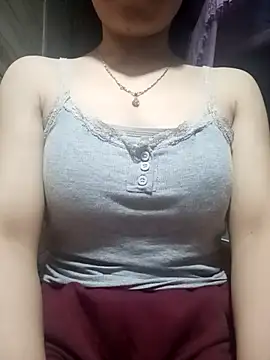 Snapshot of LucyyLy chatting on May 4, 2026, 10:50 pm LucyyLy online show from May 4, 2026, 10:50 pm