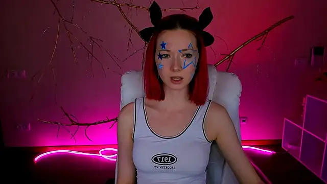 Snapshot of KimBoydd chatting on November 28, 2025, 8:17 am KimBoydd online show from November 28, 2025, 8:17 am