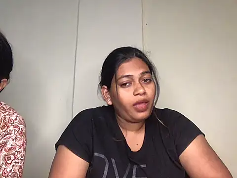 Snapshot of HoleyCoupon chatting on January 7, 2026, 1:24 pm HoleyCoupon online show from January 7, 2026, 1:24 pm