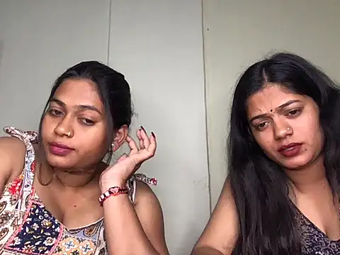 Snapshot of HoleyCoupon chatting on January 9, 2026, 5:15 pm HoleyCoupon online show from January 9, 2026, 5:15 pm