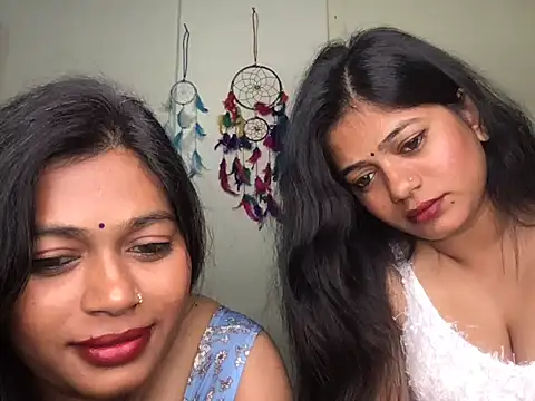 Snapshot of HoleyCoupon chatting on January 11, 2026, 7:30 pm HoleyCoupon online show from January 11, 2026, 7:30 pm