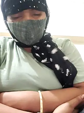 Suman Rani  online show from September 24, 2025, 9:40 pm