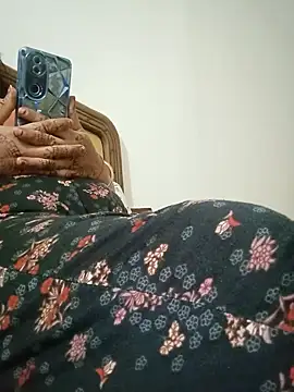 Suman Rani  online show from October 14, 2025, 7:25 pm