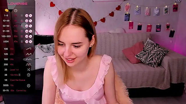 Snapshot of LillianShine chatting on May 15, 2026, 8:54 am LillianShine online show from May 15, 2026, 8:54 am