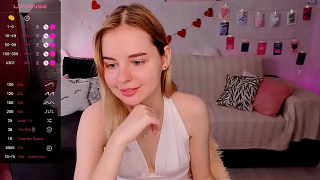 Snapshot of LillianShine chatting on July 5, 2026, 4:19 am LillianShine online show from July 5, 2026, 4:19 am