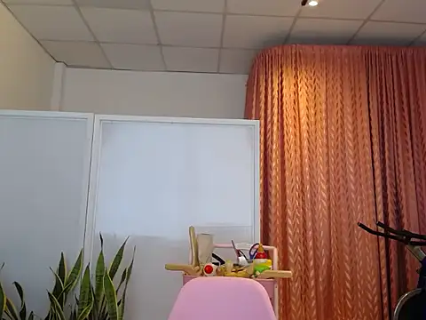 Snapshot of Manuela_lara_ chatting on October 23, 2025, 2:27 pm Manuela lara online show from October 23, 2025, 2:27 pm