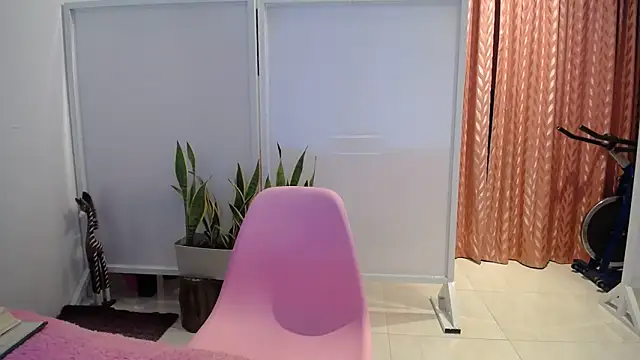 Snapshot of Manuela_lara_ chatting on November 5, 2025, 2:06 pm Manuela lara online show from November 5, 2025, 2:06 pm