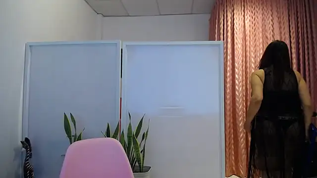 Snapshot of Manuela_lara_ chatting on November 19, 2025, 2:39 pm Manuela lara online show from November 19, 2025, 2:39 pm