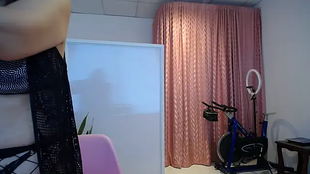 Snapshot of Manuela_lara_ chatting on November 21, 2025, 2:38 pm Manuela lara online show from November 21, 2025, 2:38 pm