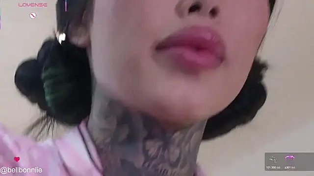 belllbonniie online show from February 15, 2026, 6:59 pm