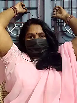 Snapshot of Tamil_Azhaghi25 chatting on December 17, 2025, 6:25 pm Tamil Azhaghi25 online show from December 17, 2025, 6:25 pm
