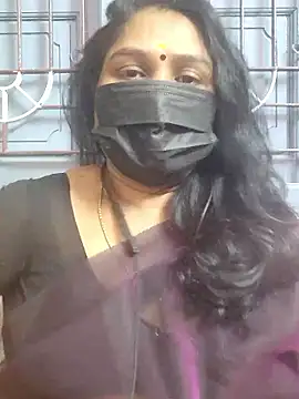 Snapshot of Tamil_Azhaghi25 chatting on January 13, 2026, 5:51 pm Tamil Azhaghi25 online show from January 13, 2026, 5:51 pm