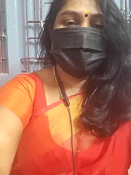 Snapshot of Tamil_Azhaghi25 chatting on January 14, 2026, 6:13 pm Tamil Azhaghi25 online show from January 14, 2026, 6:13 pm