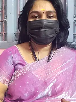 Snapshot of Tamil_Azhaghi25 chatting on January 18, 2026, 6:44 pm Tamil Azhaghi25 online show from January 18, 2026, 6:44 pm