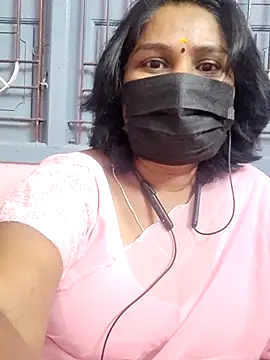 Snapshot of Tamil_Azhaghi25 chatting on May 15, 2026, 5:20 pm Tamil Azhaghi25 online show from May 15, 2026, 5:20 pm