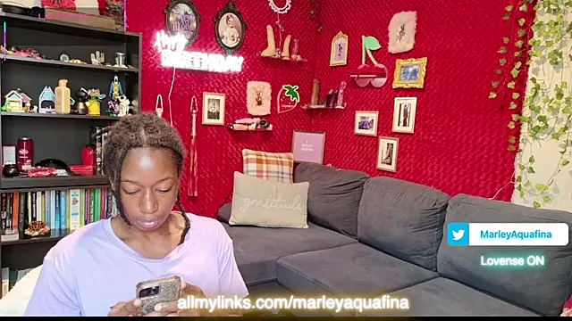 MarleyAquafina online show from September 22, 2025, 1:13 pm