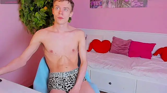 Snapshot of Brad_Myles chatting on October 12, 2025, 7:35 pm Brad Myles online show from October 12, 2025, 7:35 pm