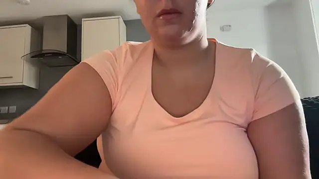 Snapshot of Lulumayxx chatting on May 14, 2026, 12:12 pm Lulumayxx online show from May 14, 2026, 12:12 pm