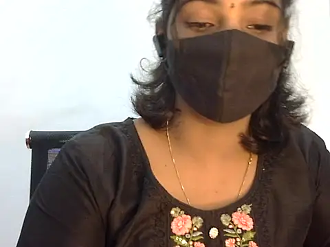 Hott Noor online show from October 30, 2025, 2:02 am