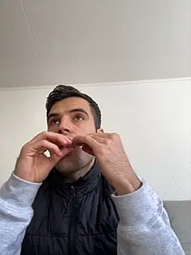 Snapshot of dino2603 chatting on November 3, 2025, 12:17 pm dino2603 online show from November 3, 2025, 12:17 pm