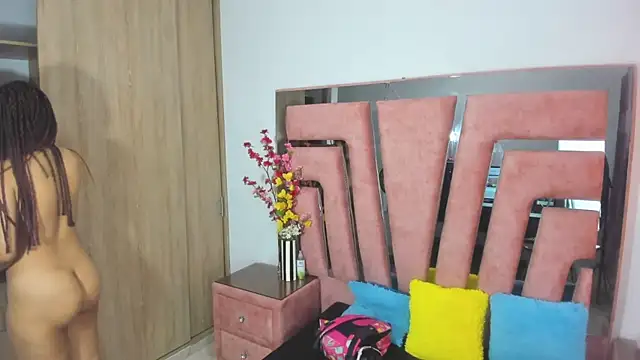 MaraKarly online show from September 20, 2025, 7:37 pm