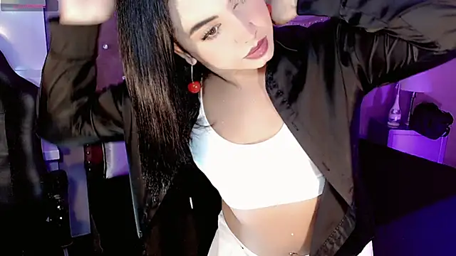 Valeria Swett  online show from September 29, 2025, 7:30 pm